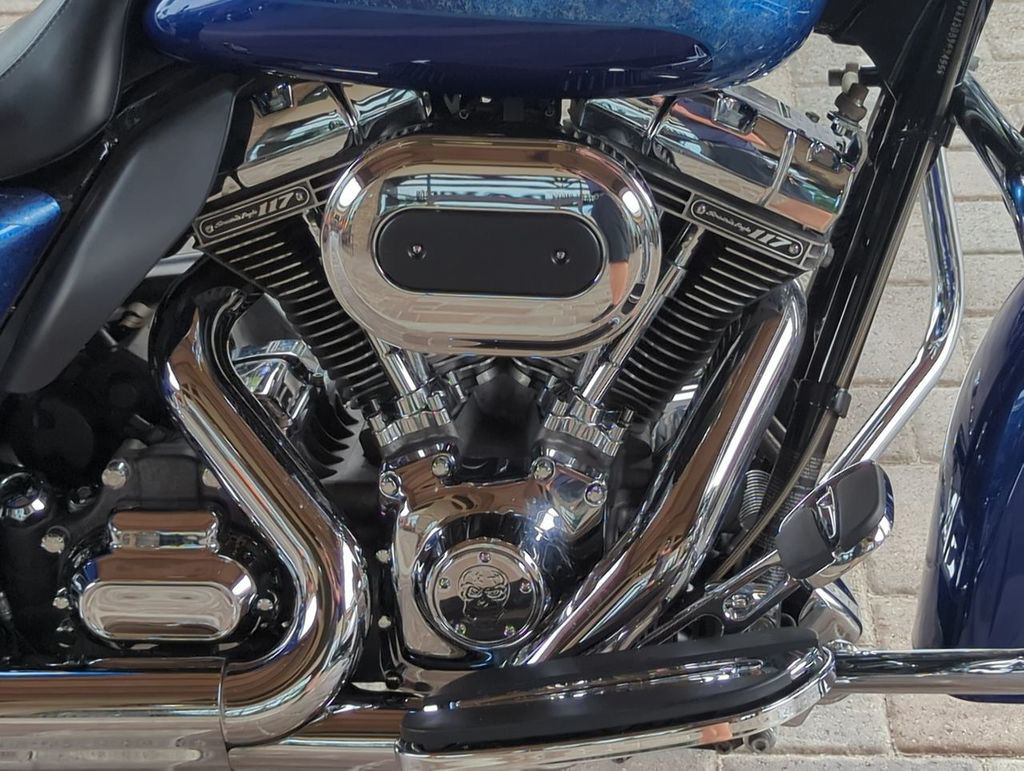 CVO® Road King®