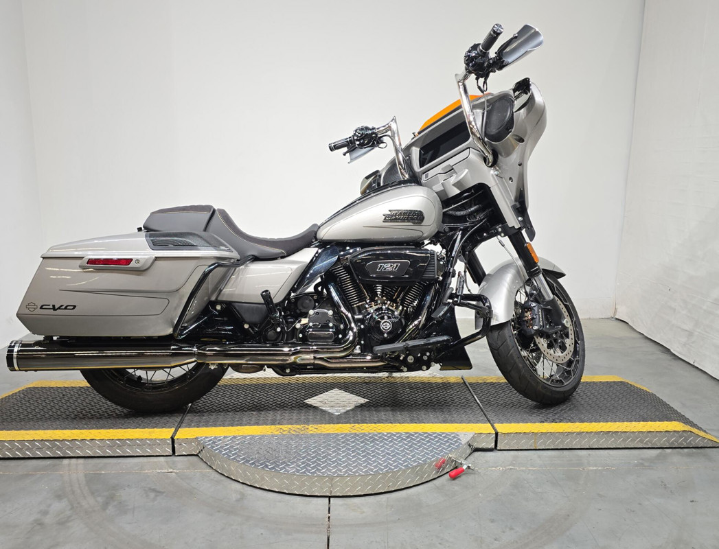 CVO® Street Glide®