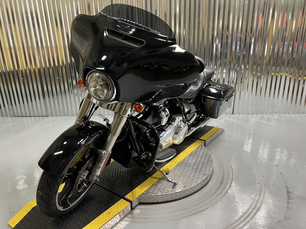 Street Glide®