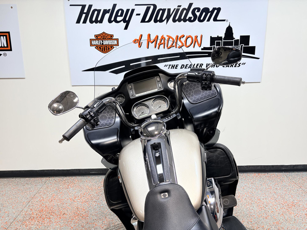 Road Glide® Ultra