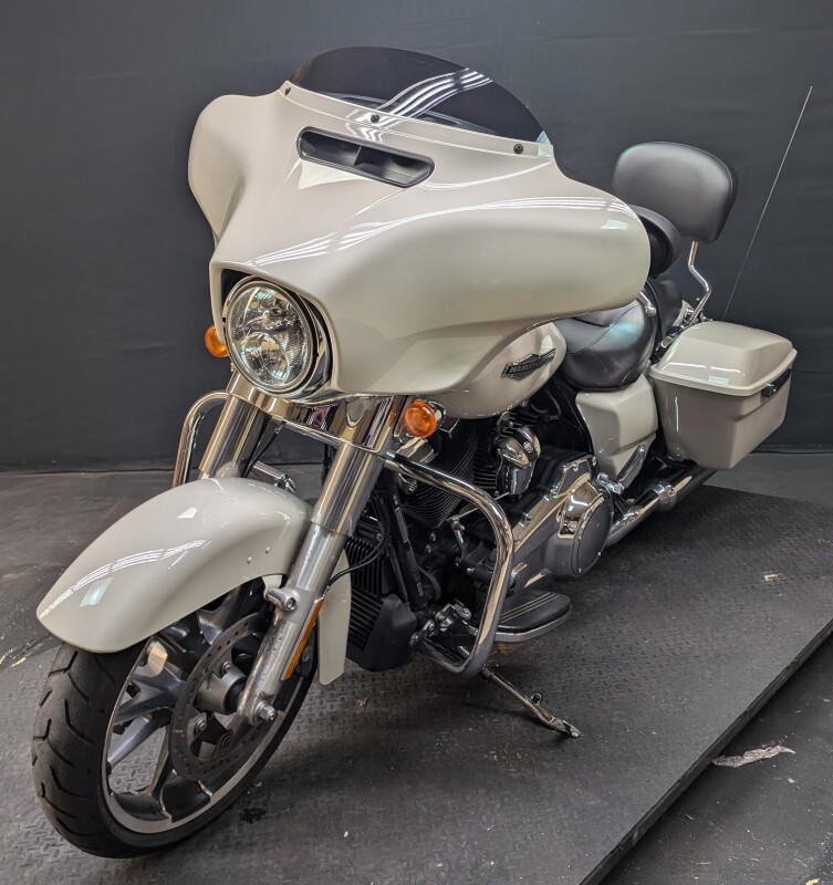 Street Glide®
