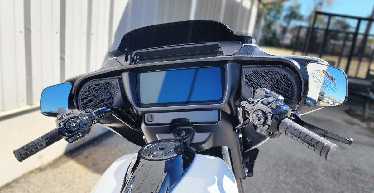 Street Glide®
