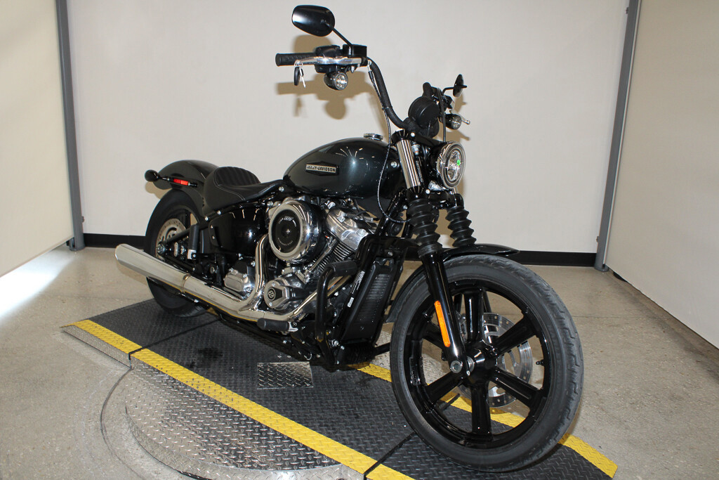 Street Bob®