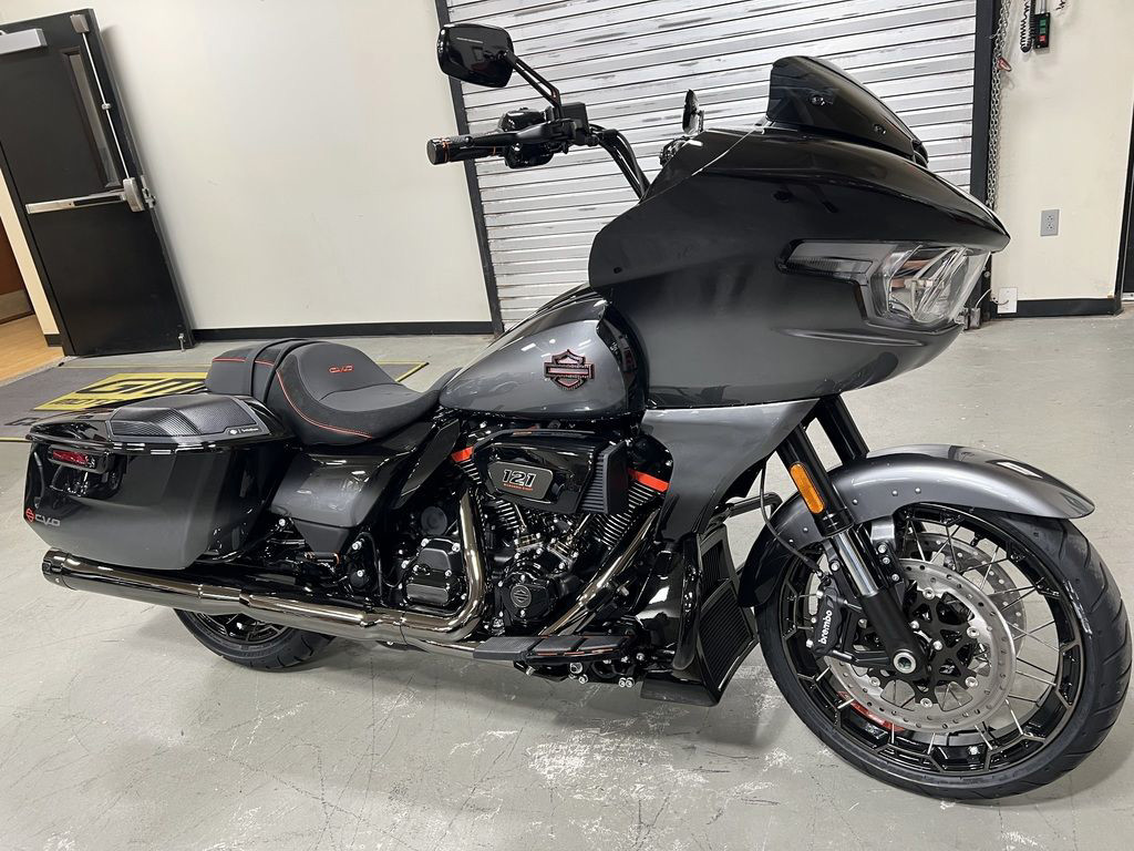 CVO® Road Glide®