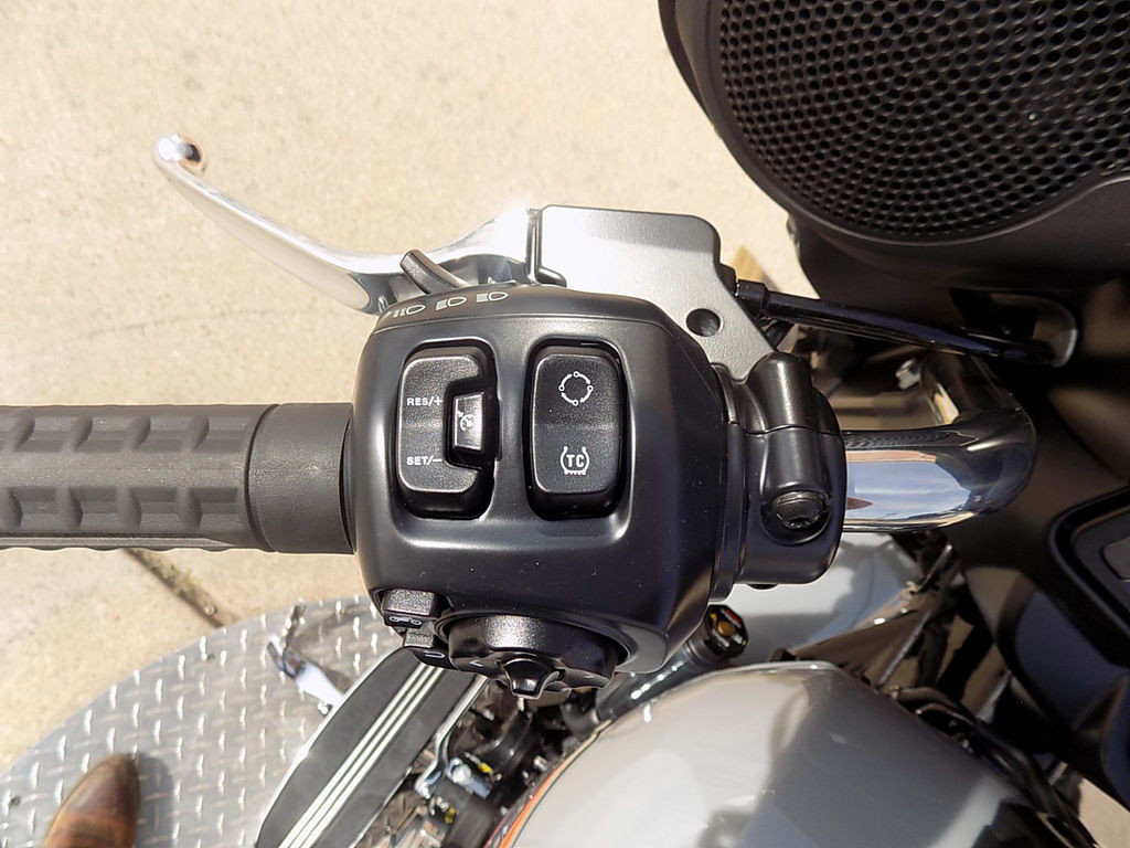 Street Glide®