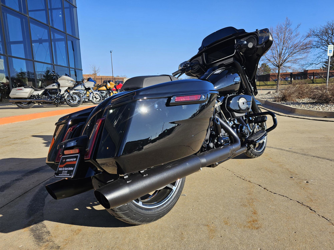 Street Glide®