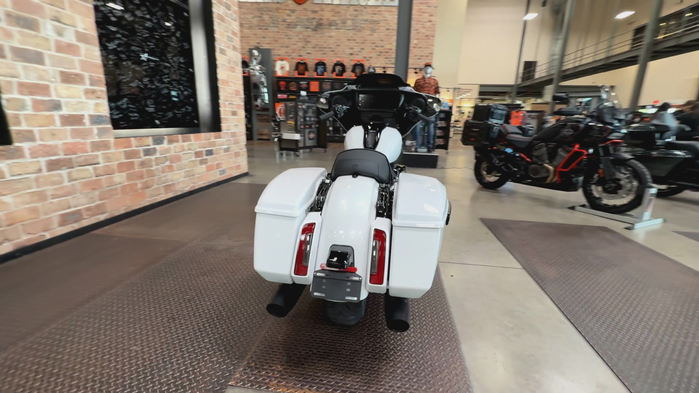 Street Glide®