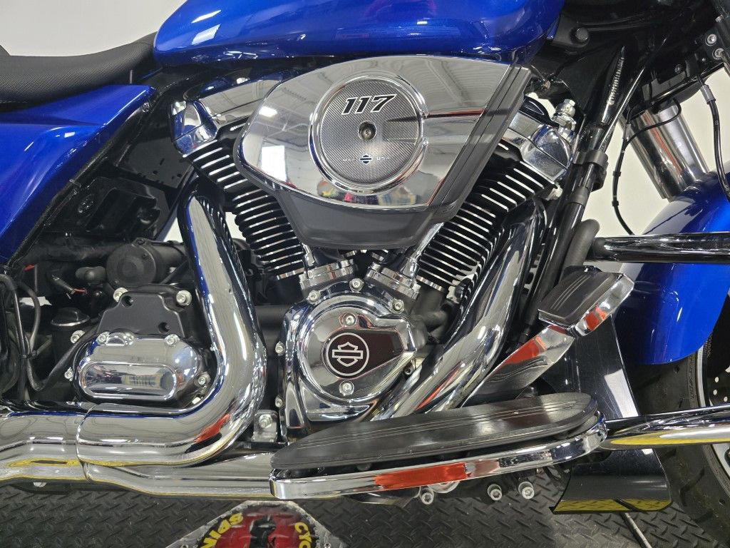 Street Glide®