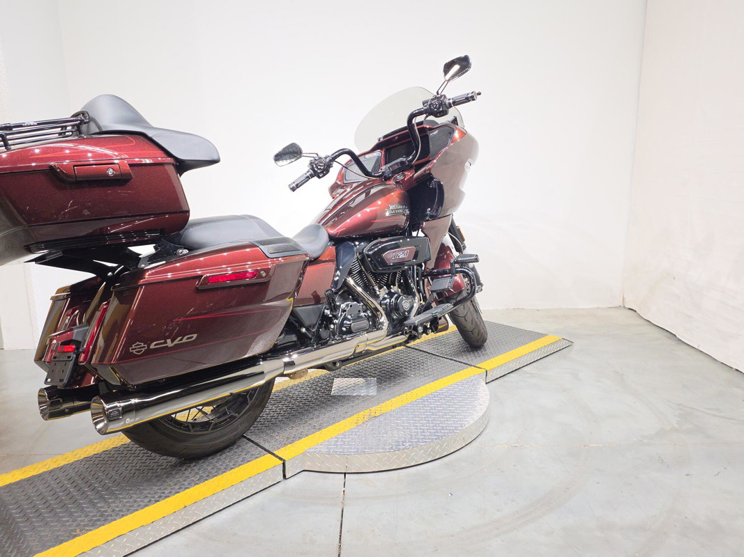 CVO® Road Glide®