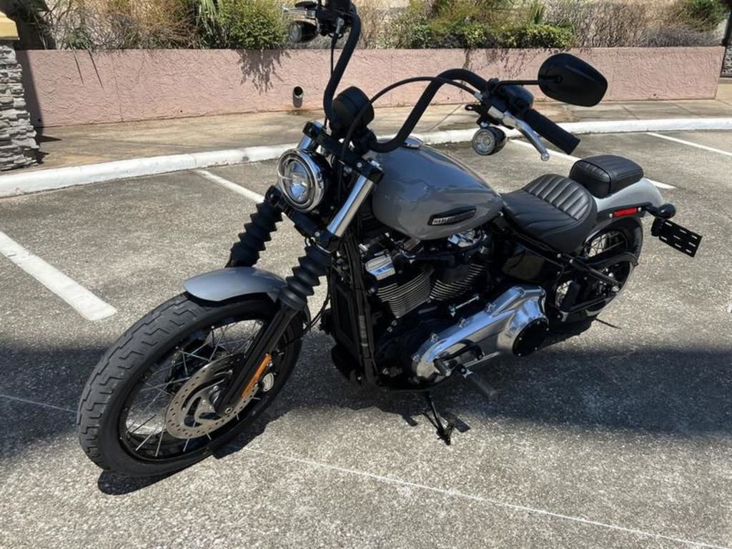 Street Bob®