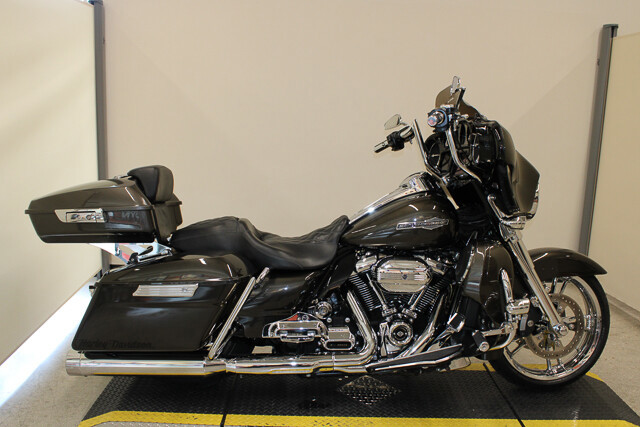 Street Glide®