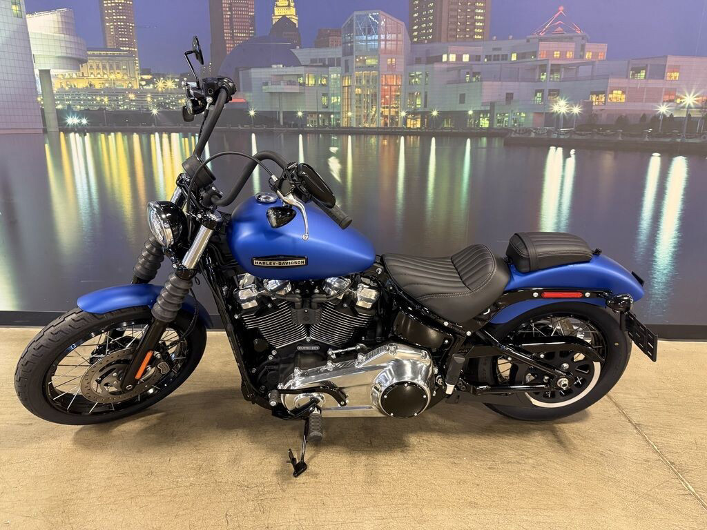 Street Bob®