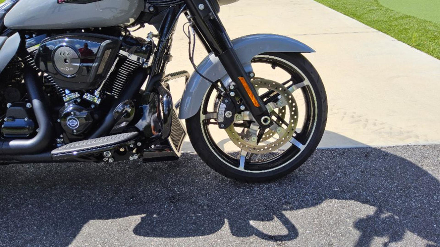 Street Glide®
