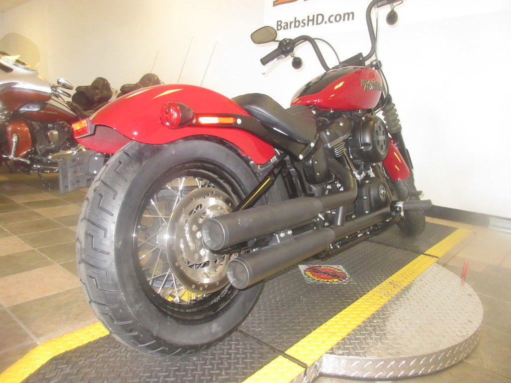 Street Bob®