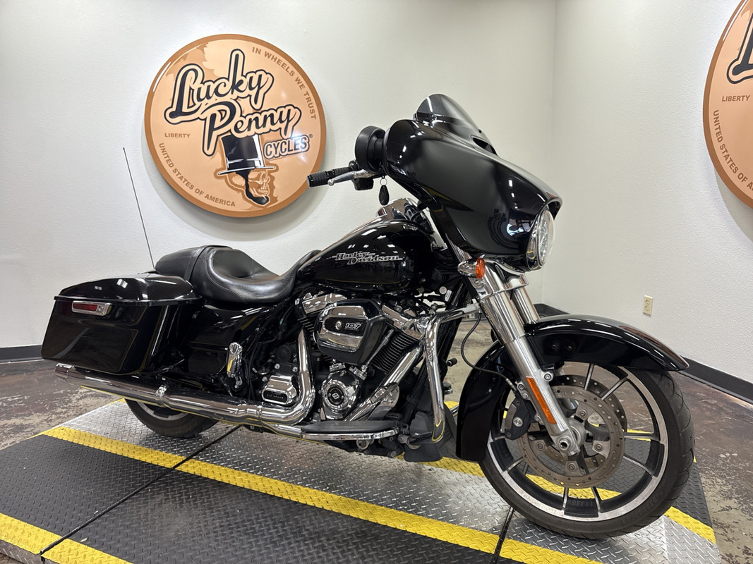 Street Glide®