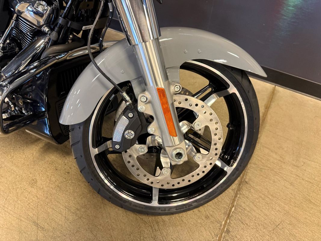 Street Glide®