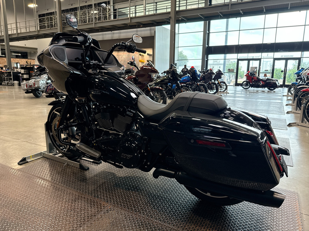 Road Glide®