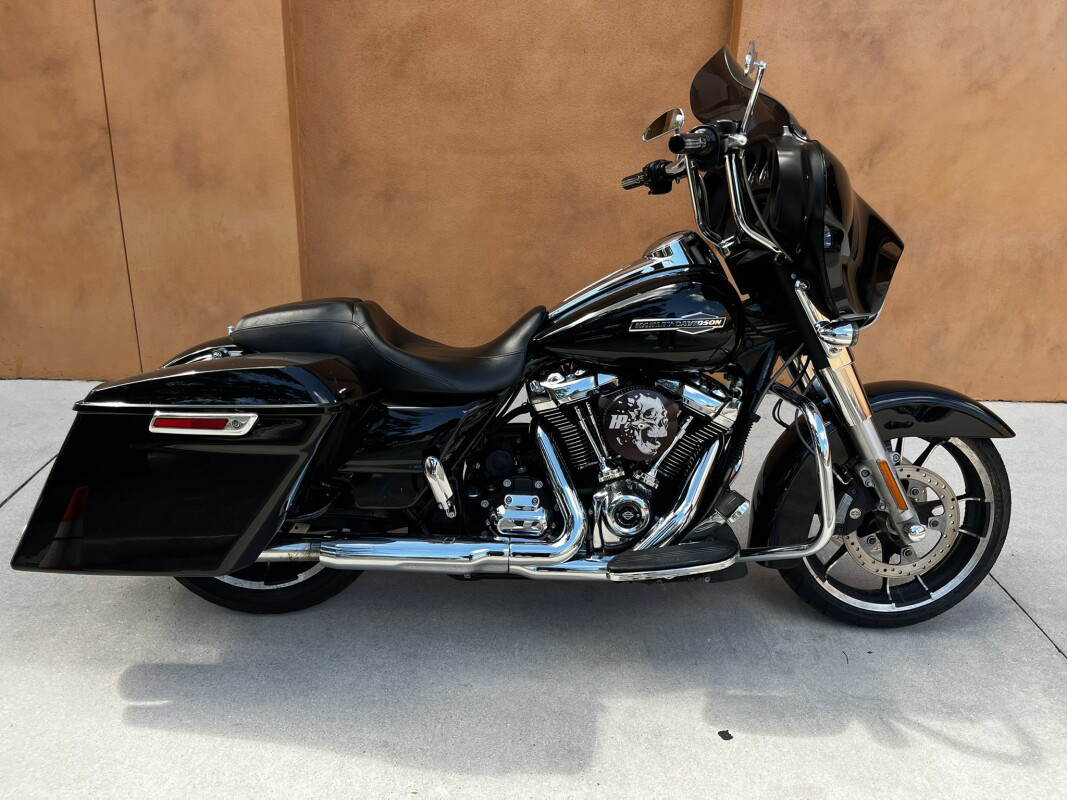 Street Glide®