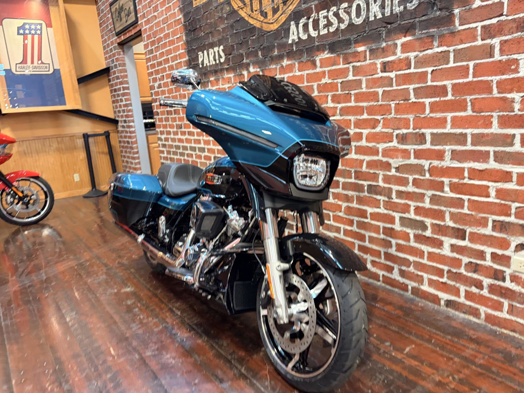Street Glide®