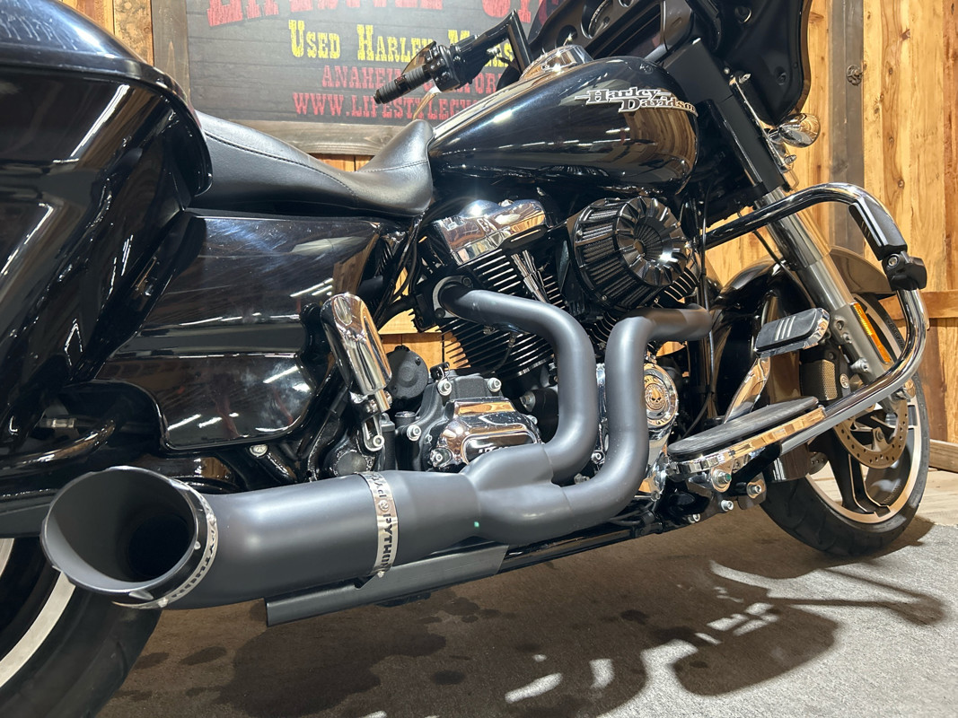 Street Glide®