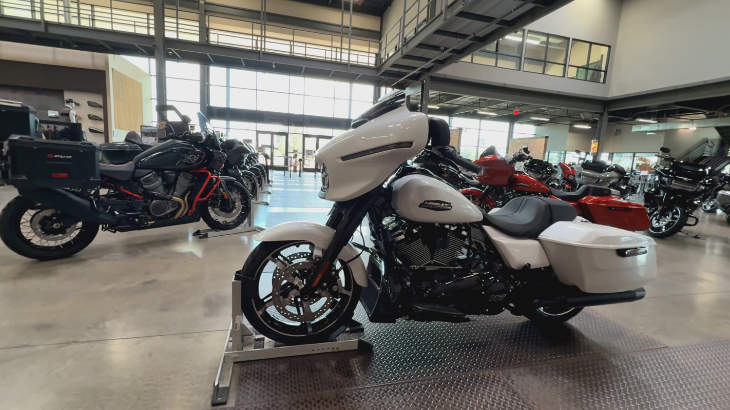 Street Glide®