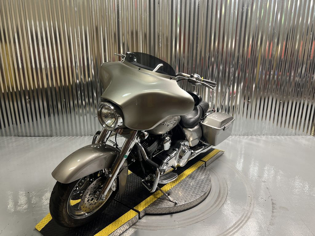 Street Glide®