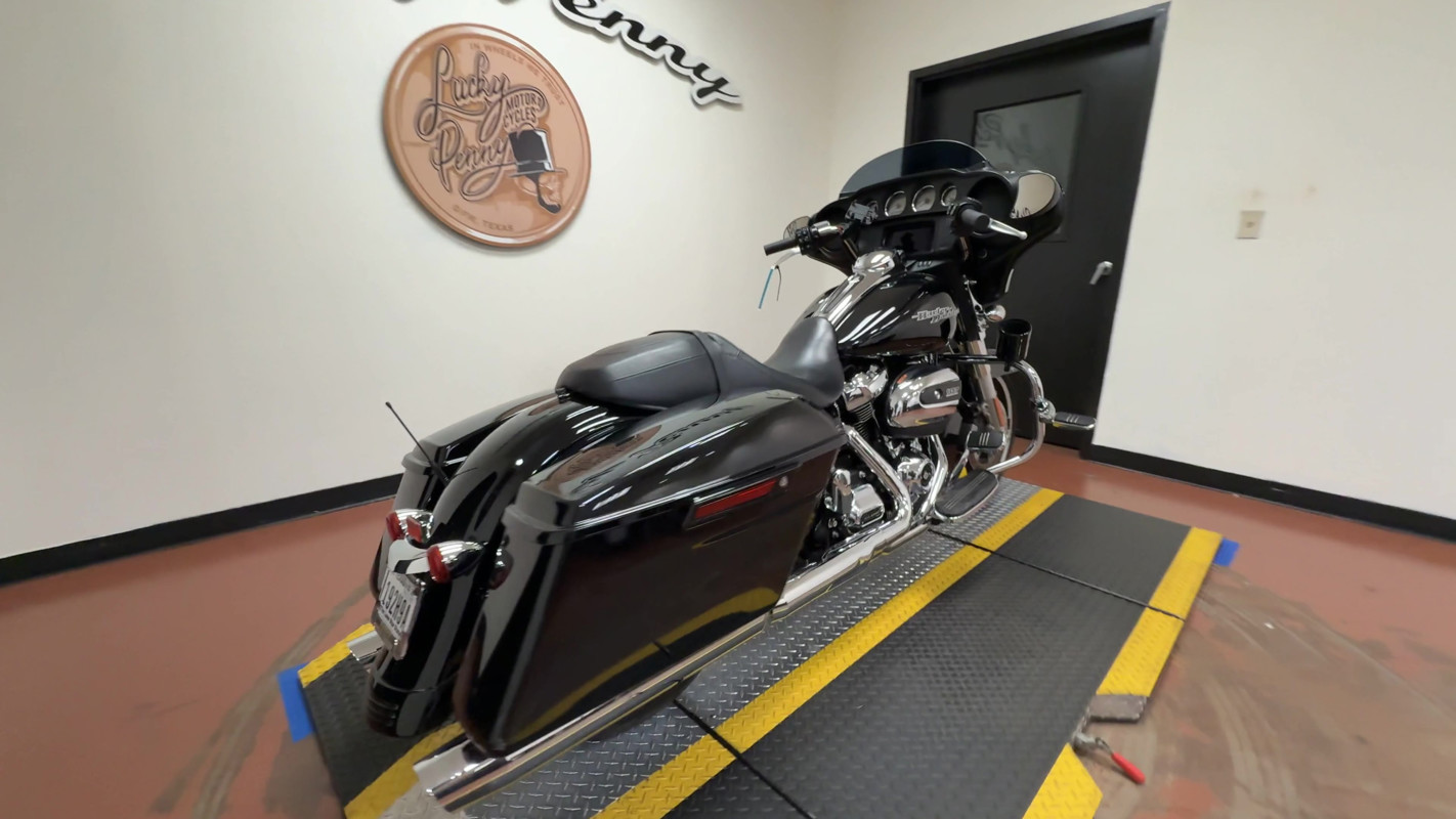 Street Glide®