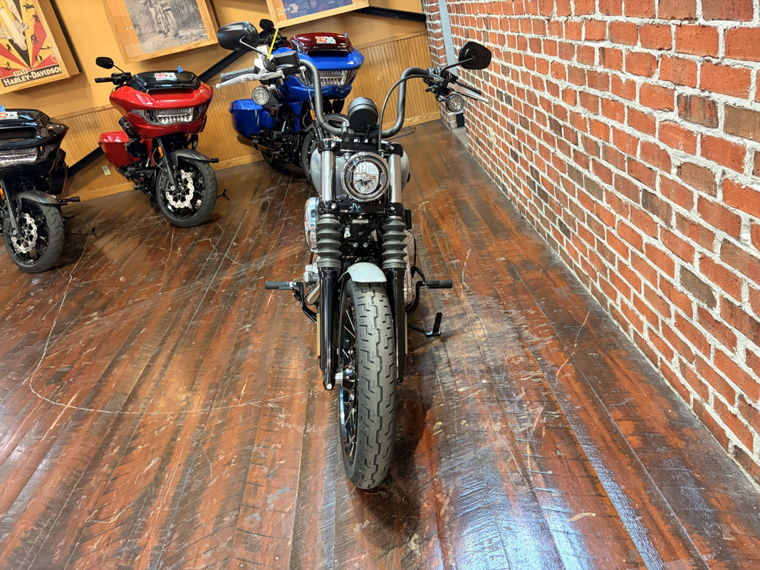Street Bob®