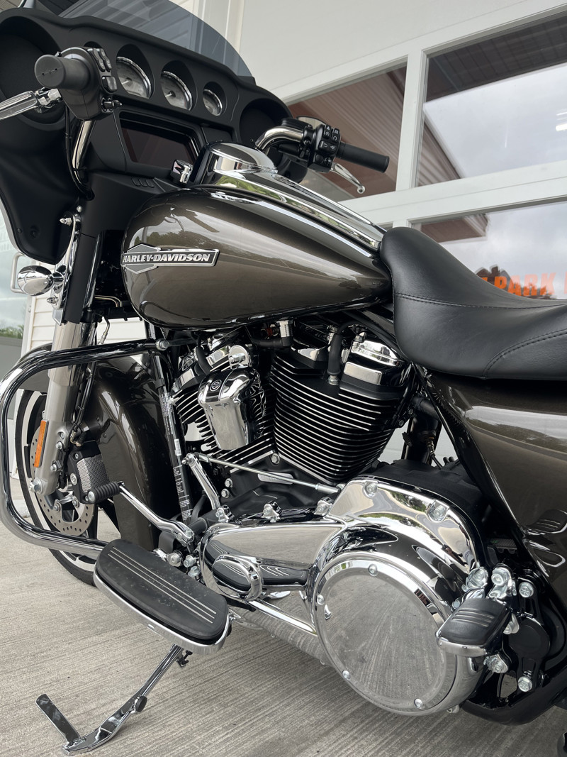 Street Glide®