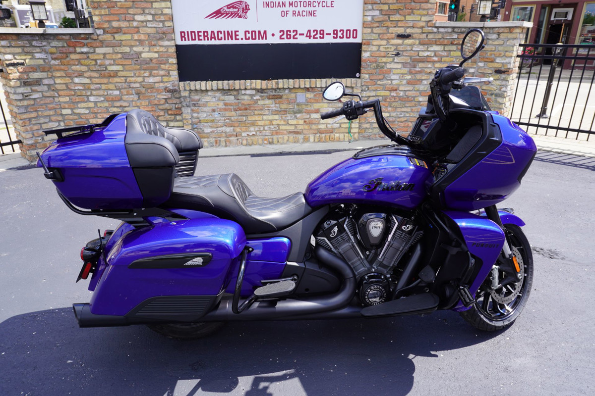 Pursuit Dark Horse Premium Package