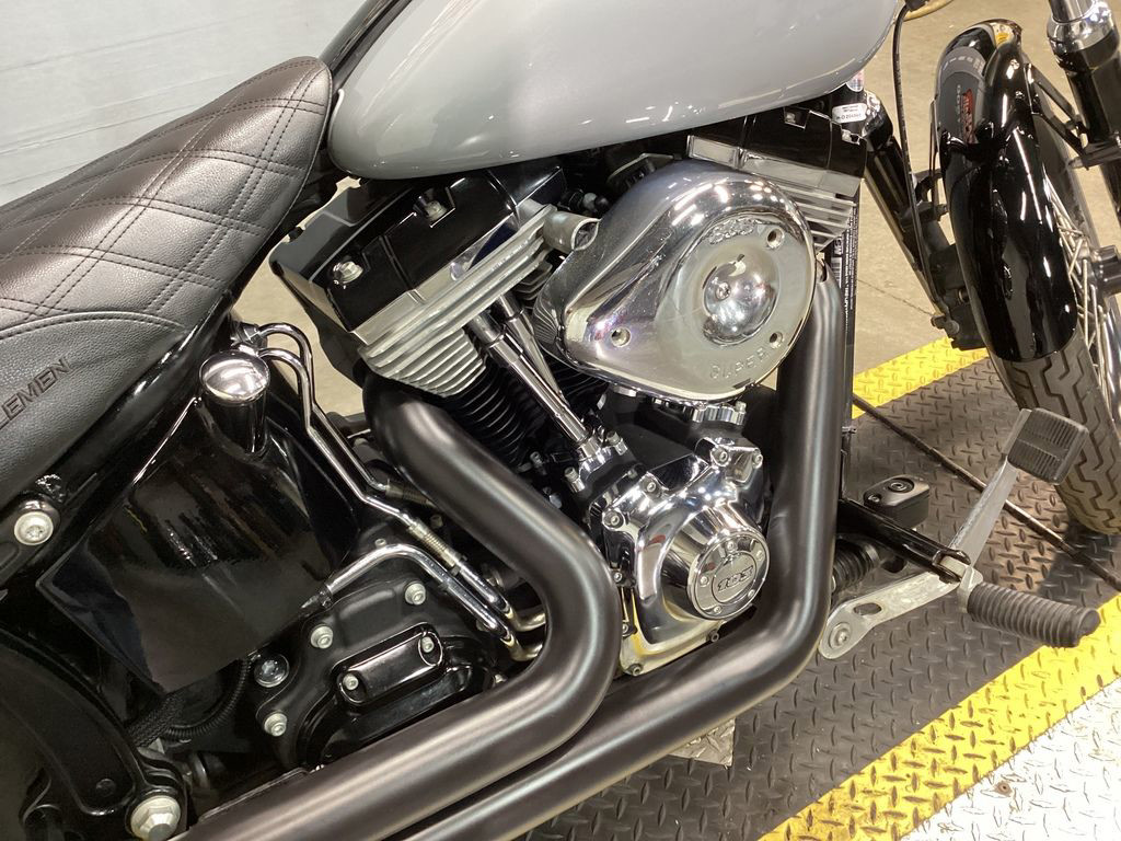 Softail® Blackline®