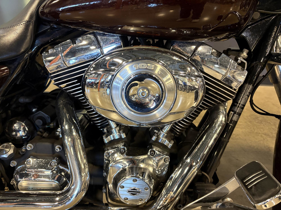 Street Glide®