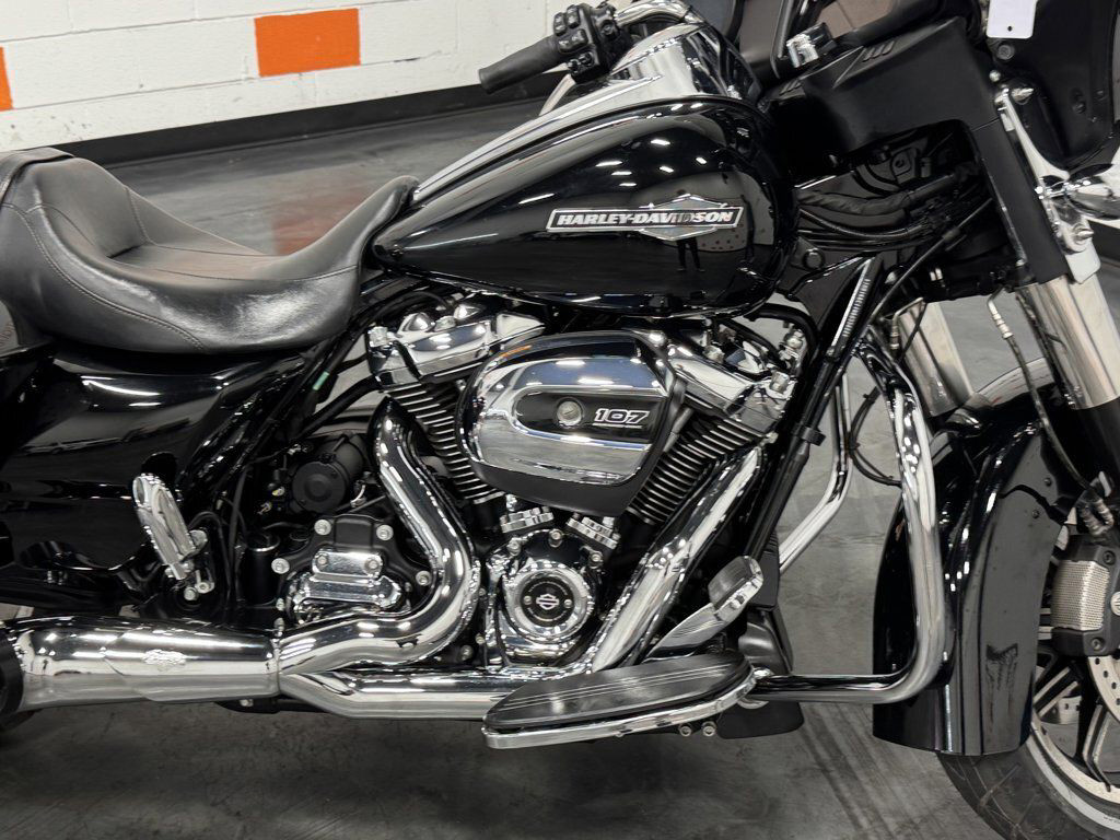 Street Glide®