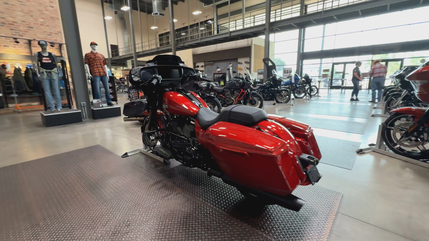 Street Glide®