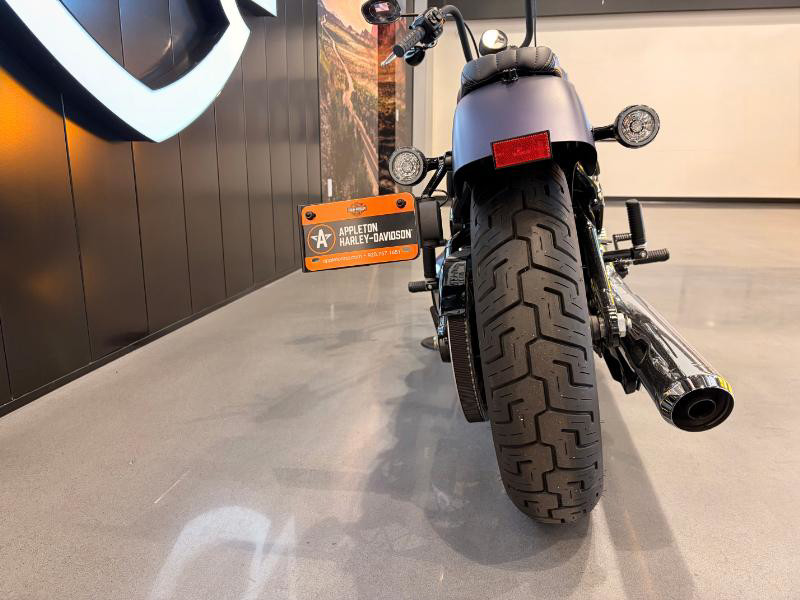 Street Bob®