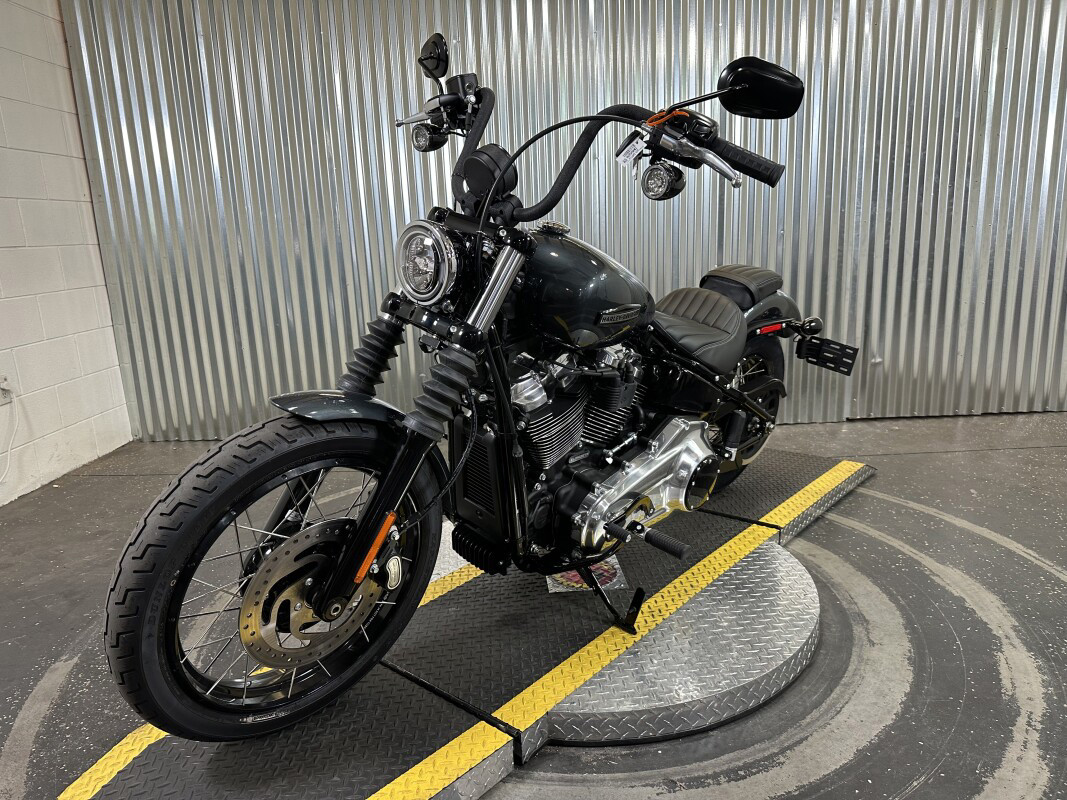 Street Bob®
