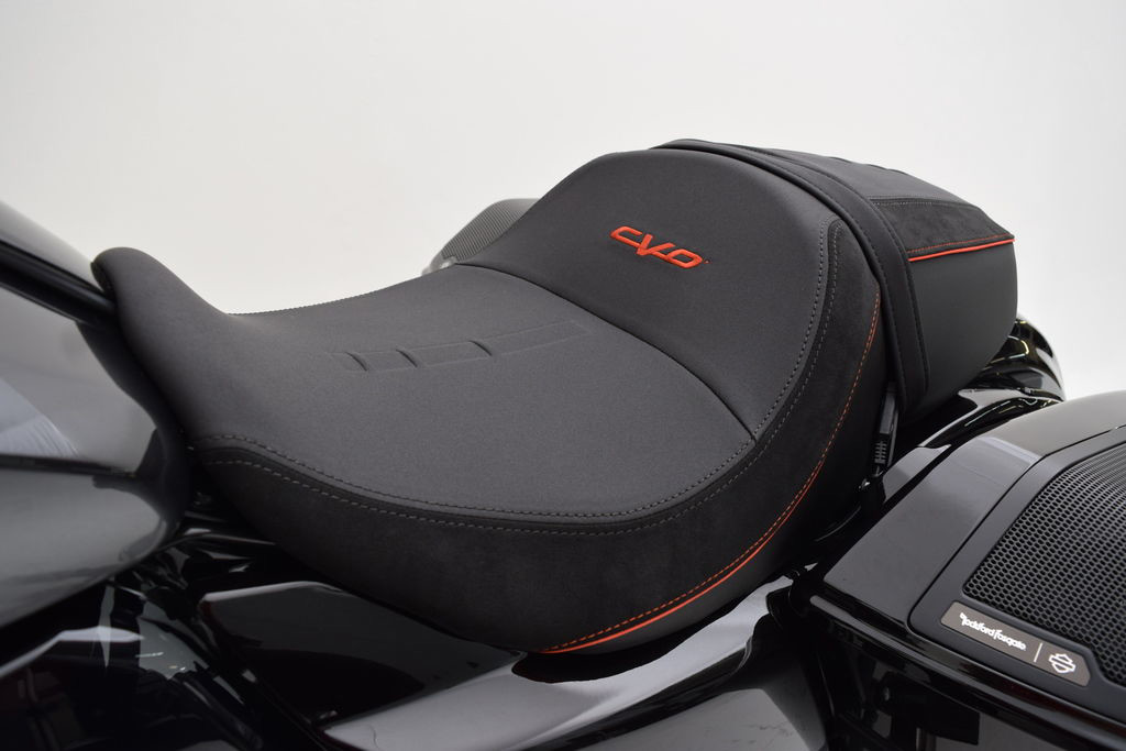 CVO® Road Glide®