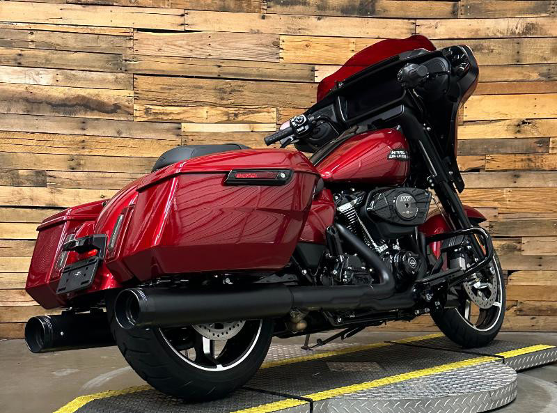 Street Glide®