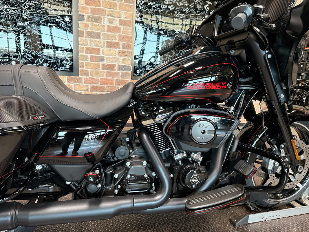 Street Glide®