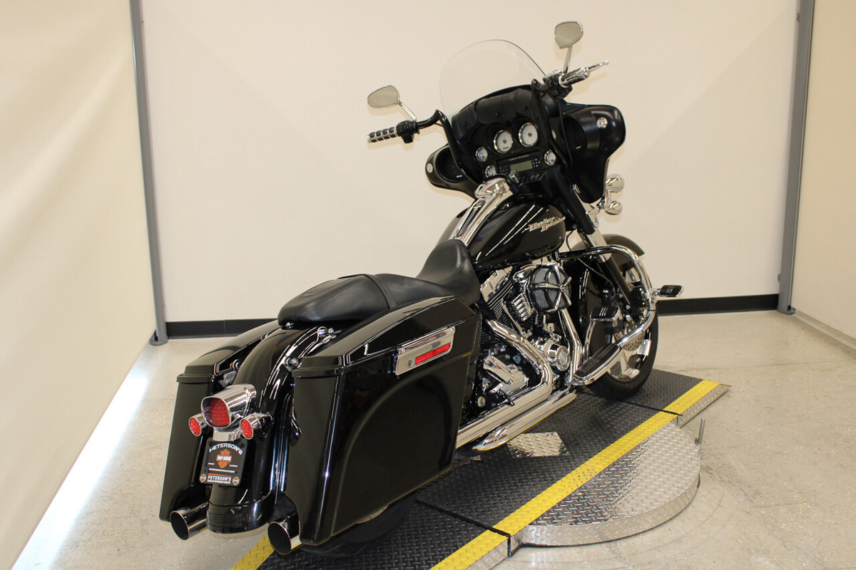 Street Glide®