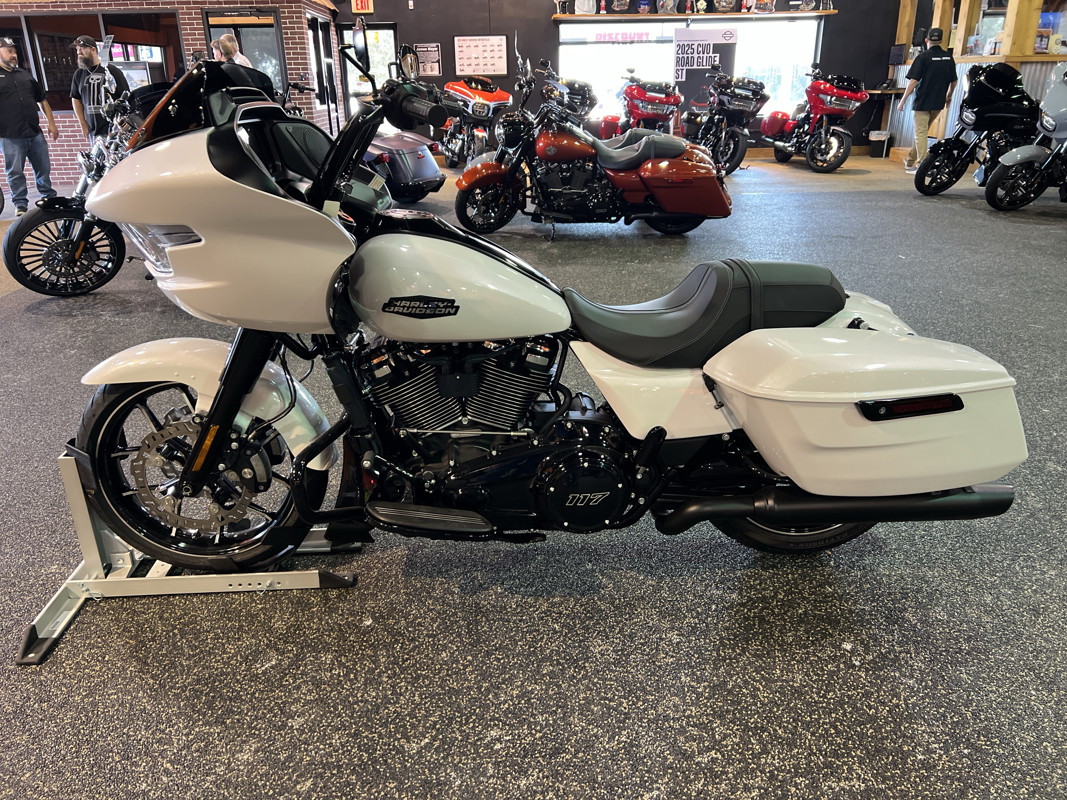 Road Glide®