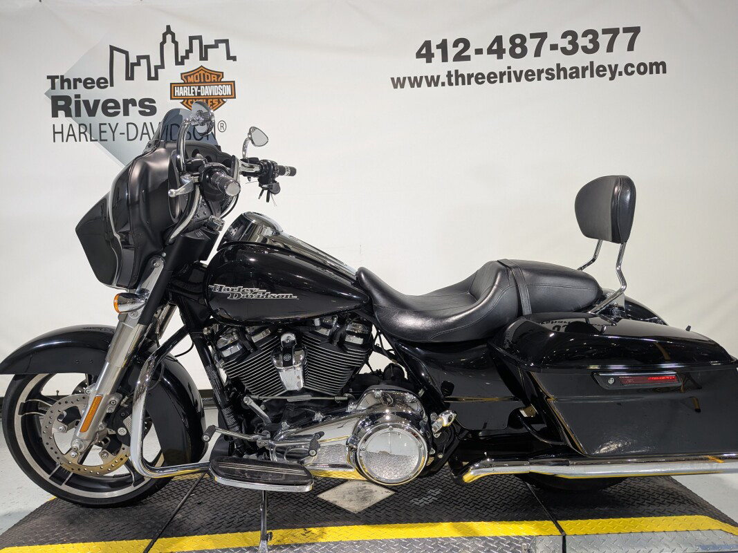 Street Glide®
