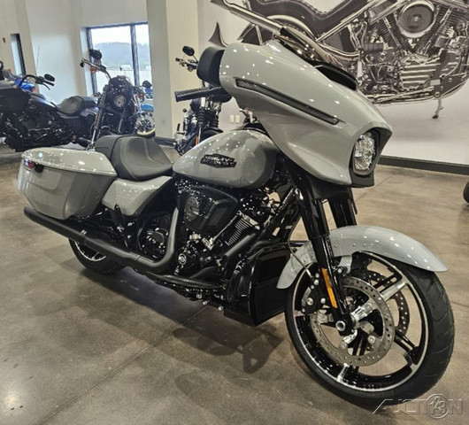 Street Glide®