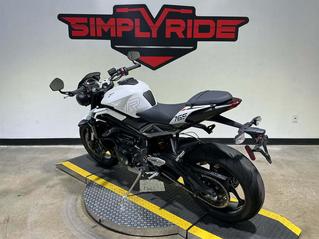 Street Triple R