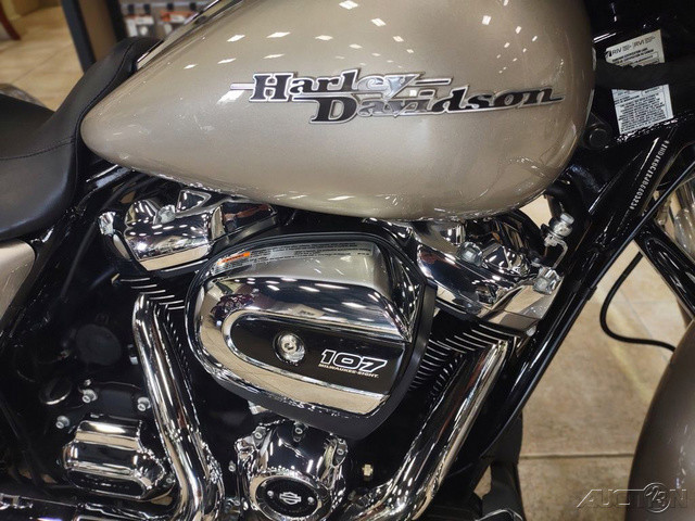 Street Glide®