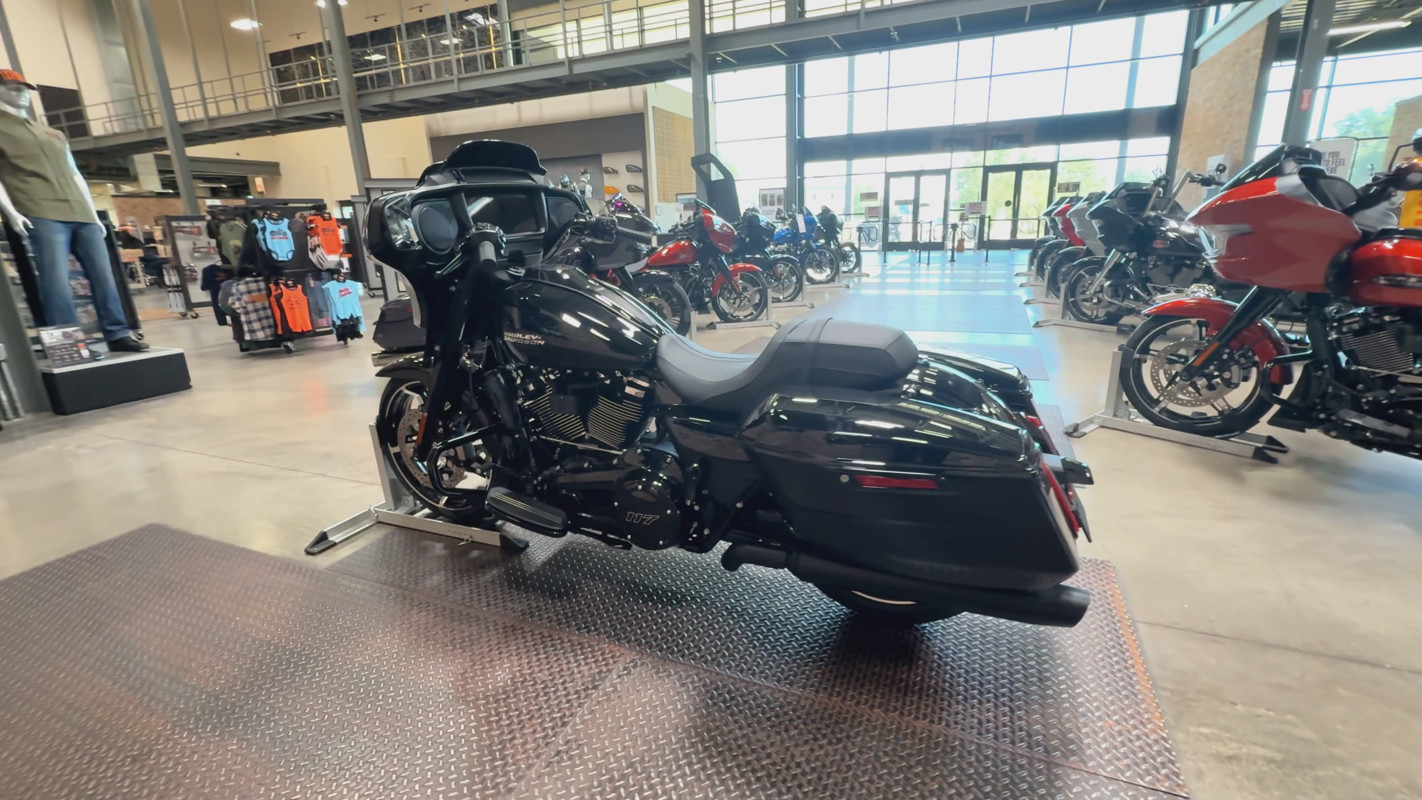 Street Glide®