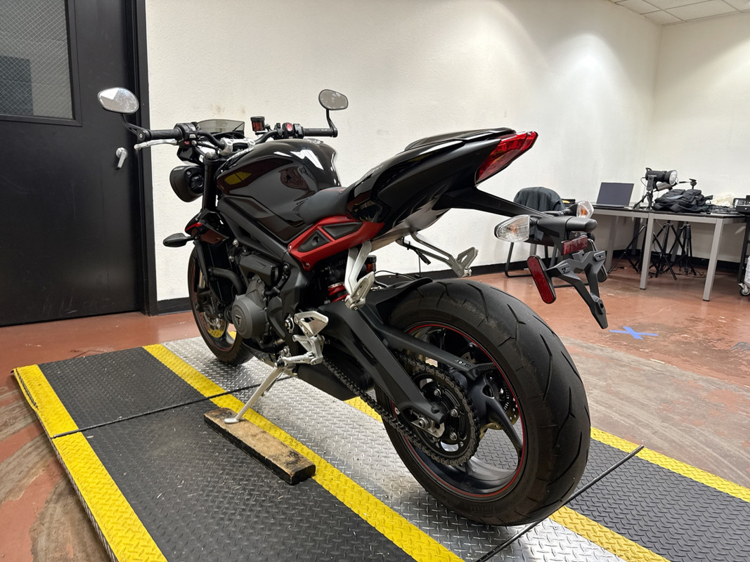 Street Triple R