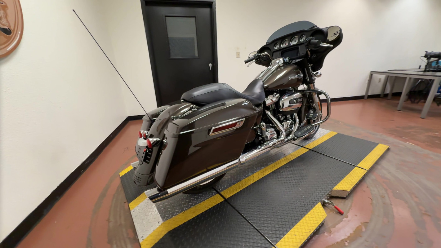 Street Glide®