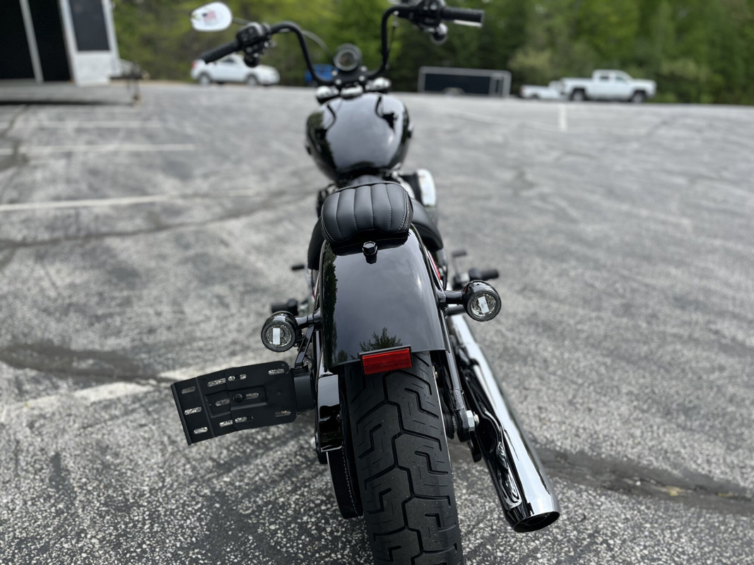 Street Bob®