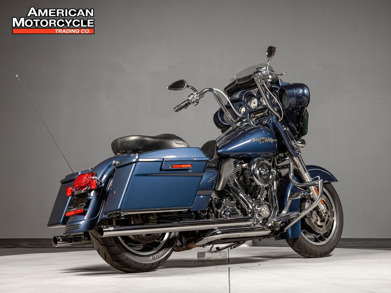 Street Glide®